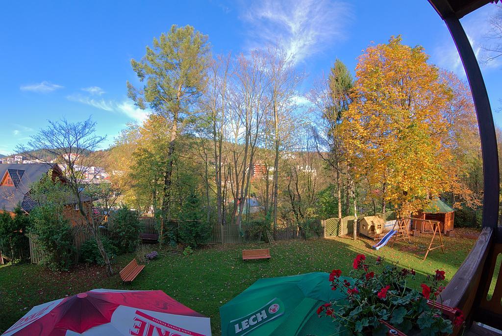 Family Room Balcony,118642060:JPEG